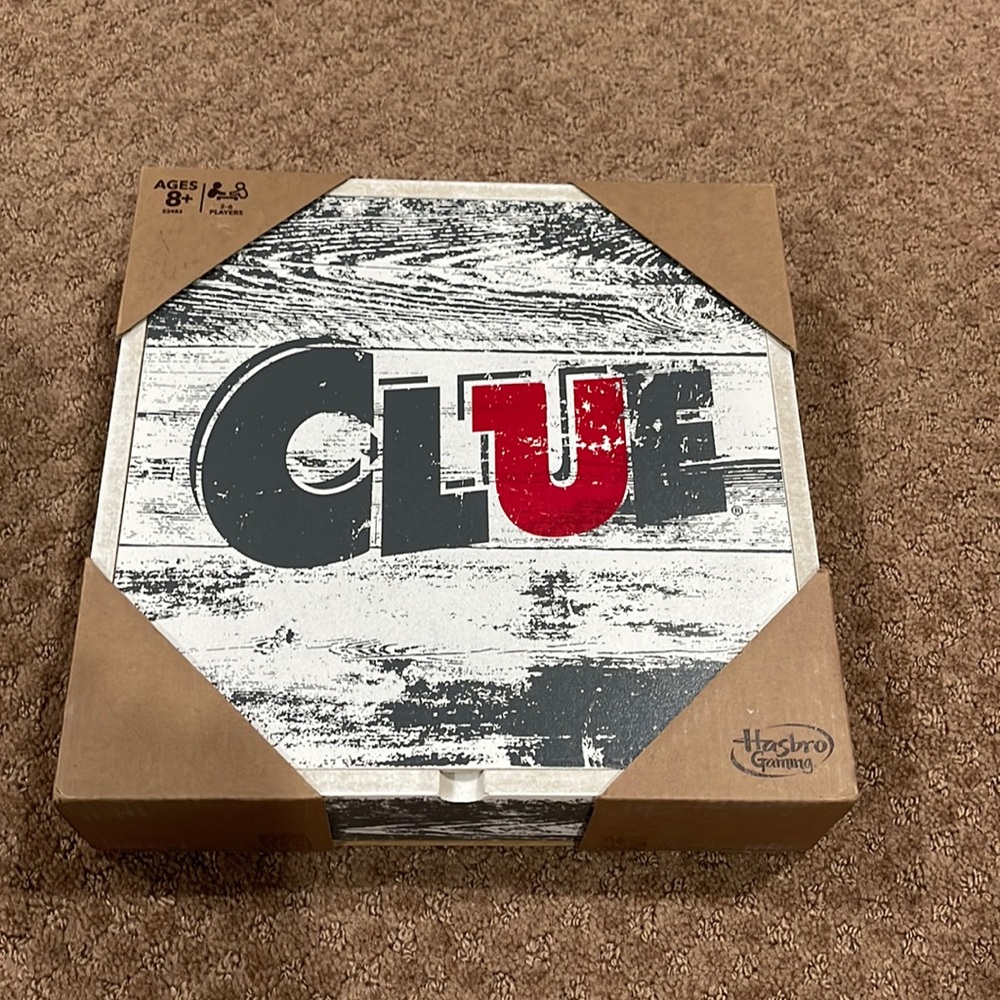 🌷HASBRO CLASSIC BOARD GAME CLUE NWT IN WOODEN BOX